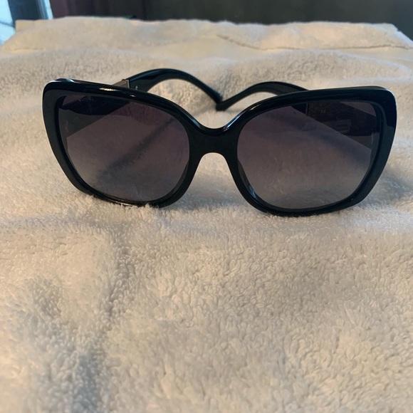 Burberry Accessories - Burberry women’s sunglasses Burberry Accessories - Burberry women’s sunglasses